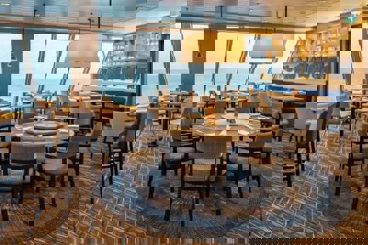Restaurant à bord du Roald Amundsen